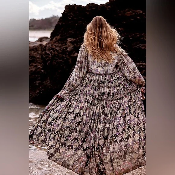 NWT! 🐚 Free People | ROCOCO SAND | Cara Metallic Floral V Neck Kaftan Small - Picture 10 of 11